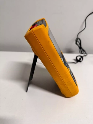 Осциллограф-мультиметр Fluke 125